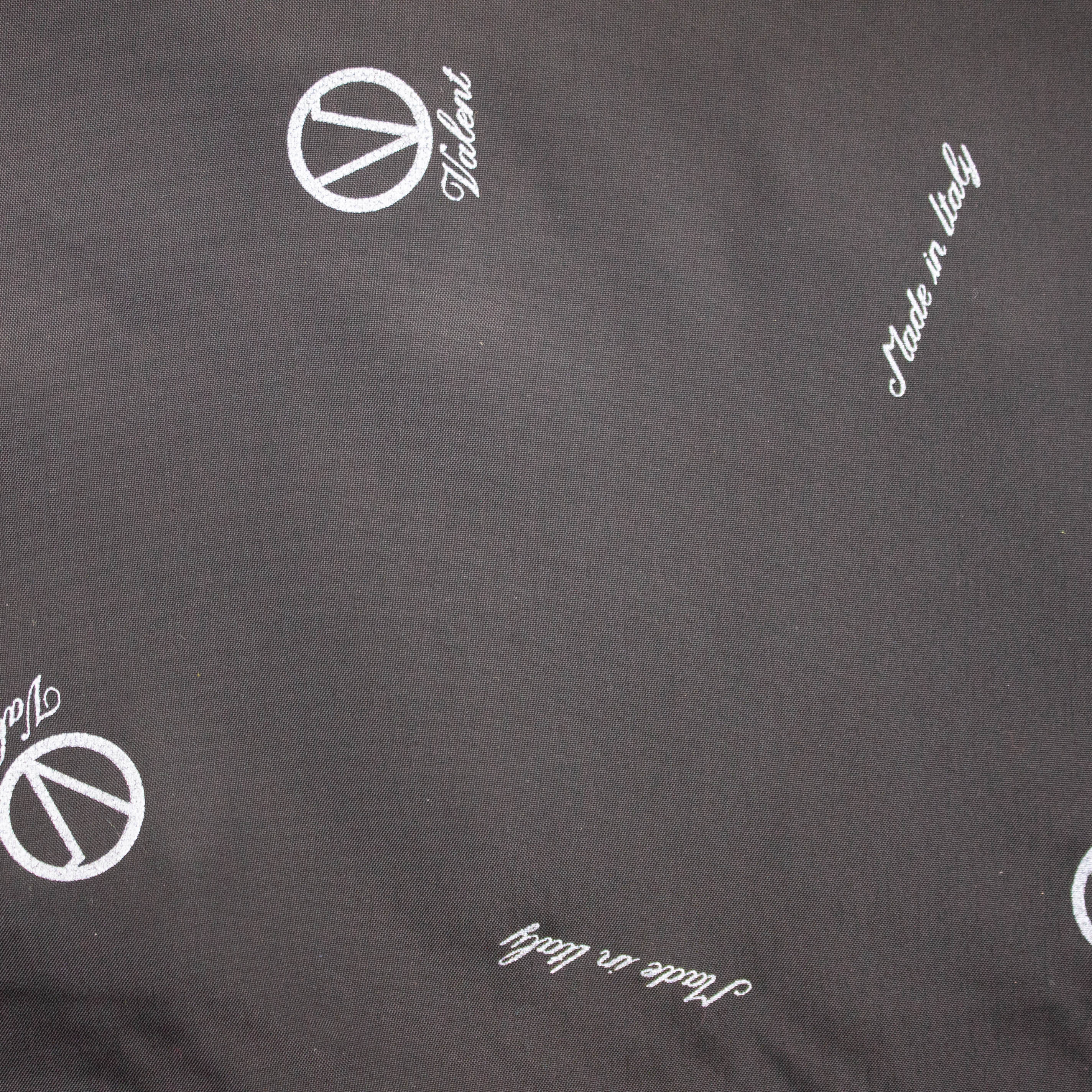 Fantasievoering zwart met " Valent Logo"